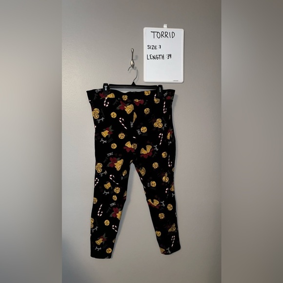 Torrid Christmas Leggings Size 3 (22/24) - Picture 4 of 6